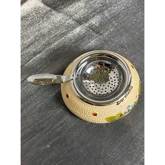 VTG 70s Bermuda Souvenir Tea Bag Holder Strainer 3.5 in beige green blue GC L#2 - Picture 3 of 10